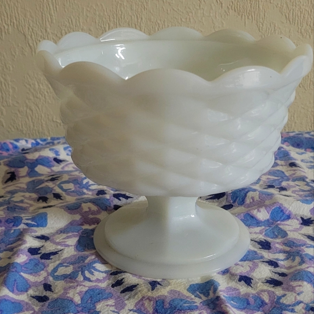 Milk Glass Basket Diamond/Weave Pedestal Candy Dish Bowl Scalloped Edge